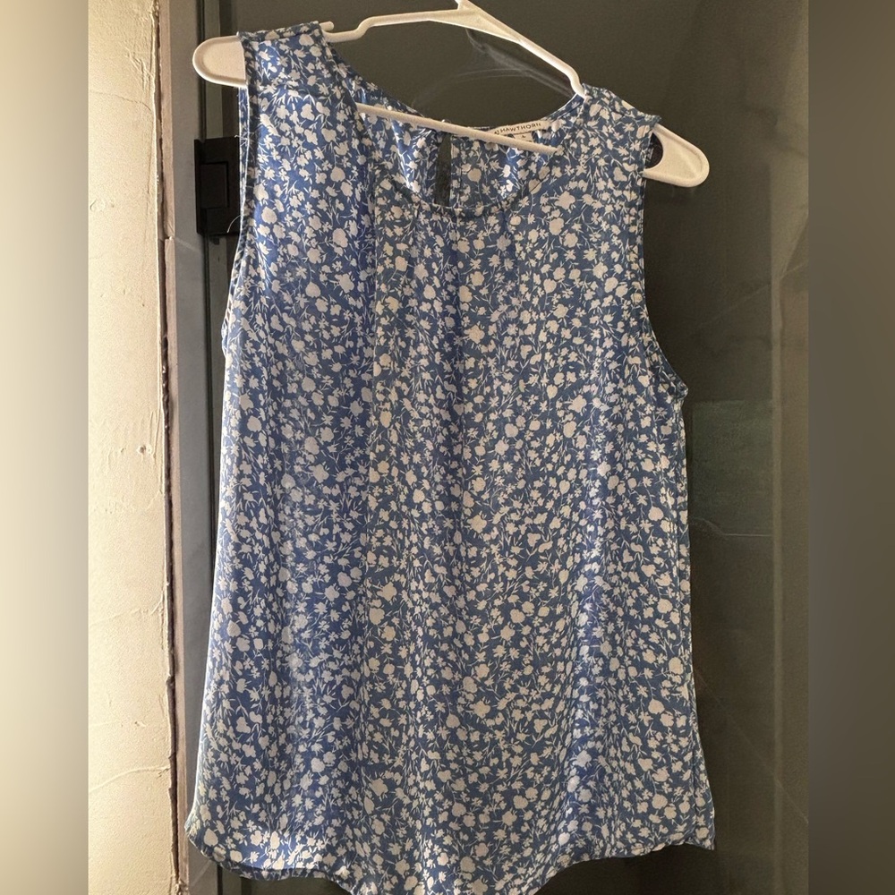 Sleeveless blouse